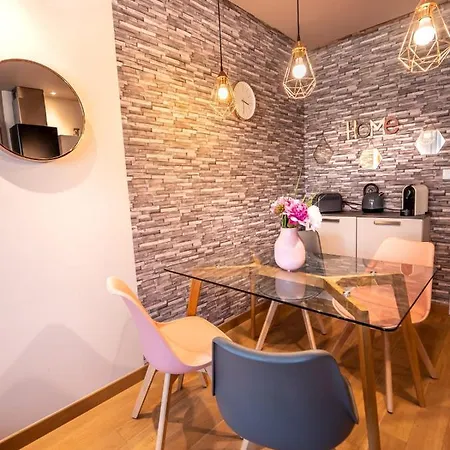 La Dalbigny - T2 Classe 3 Etoiles 100 M Du Parking Apartment *