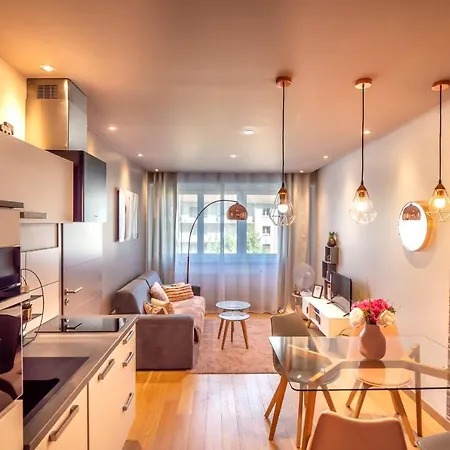La Dalbigny - T2 Classe 3 Etoiles 100 M Du Parking Apartment